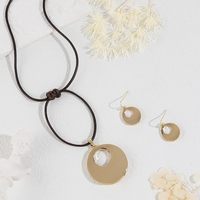 Parure de bijoux plaqué or pour femme, collier pendentif ajouré tendance, long collier avec boucles d'oreilles en corde, vente en gros personnalisée