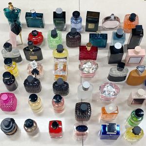 <span class=keywords><strong>Parfum</strong></span> <span class=keywords><strong>pour</strong></span> <span class=keywords><strong>homme</strong></span> Business Approprié avec un caractère élégant et subtil adapté à un usage professionnel quotidien - Product Image 2