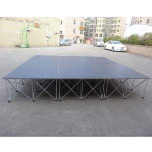 Plateforme de scène portable légère en aluminium et bois, facile à assembler, formes personnalisables pour les événements scolaires - Product Image 1