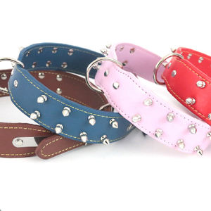 Collier pour animaux de compagnie en cuir véritable PU à double rangée de clous avec plaque en fer 4,2*65cm de large Style occidental avec lumières LED pour chiens et chats - Product Image 4