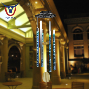 โคมไฟประดับสวนแบบ LED พลังงานแสงอาทิตย์ รูปทรงกระดิ่งลม 6 หลอด เปลี่ยนสีได้ กันน้ำระดับ IP44 เหมาะสำหรับงานไว้อาลัย - Product Image 1