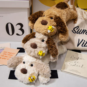 Al por mayor cachorro tumbado de peluche con pequeña abeja animal de peluche sofá decoración bebé almohada para dormir peluche orejas <span class=keywords><strong>grandes</strong></span> perro muñeca - Product Image 4