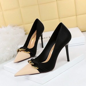 Sandales à talons hauts tendance avec chaîne, sexy et élégantes, pour le bureau, pour femmes et jeunes filles - Product Image 1