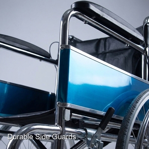 Fauteuil roulant manuel robuste Keling Medical conçu pour le transport de patients en milieu clinique - Product Image 2