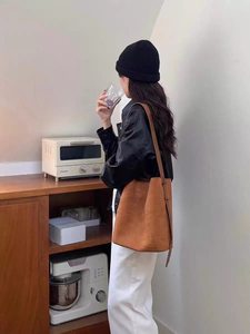 Sacs à main <span class=keywords><strong>pour</strong></span> femmes tendance, nouveau style, sacs à bandoulière légers en <span class=keywords><strong>feutre</strong></span> avec deux sangles <span class=keywords><strong>pour</strong></span> l'automne, le printemps et l'hiver - Product Image 5