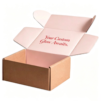 Boîte d'expédition en carton ondulé brun avec couvercle intérieur rose, logo personnalisable pour l'emballage cadeau de produits de beauté e-commerce