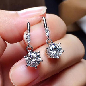 Orecchini pendenti lunghi da donna con nappe, eleganti e scintillanti, gioielli chic e minimalisti per l'uso quotidiano - Product Image 2