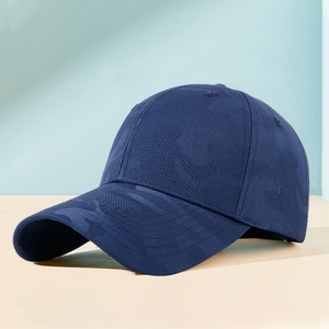 Gorra de Béisbol Personalizable de 6 Paneles para Hombre con Logotipo de Goma - Gorra Impermeable de Alto Rendimiento y Ventilación Cortada con Láser - Product Image 4