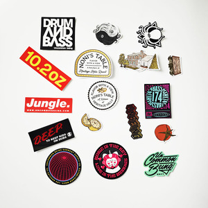 Tùy chỉnh in ấn không thấm nước Vinyl Sticker tùy chỉnh thiết kế chết cắt dán logo tùy chỉnh tự dính <span class=keywords><strong>PVC</strong></span> nhãn dán - Product Image 1