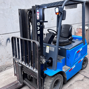 China Used Byd Forklift All-electric <b>Station</b> Rack Stacker 2 Tons Electric Fork Truck Stackers for Warehouses - Product Image 5