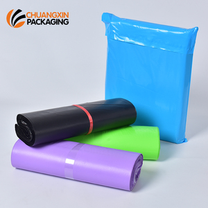 Bolsas de envío Poly Mailer Sobres de correo fuertes Adhesivo autosellante para Boutique Postal Pequeña empresa - Product Image 1