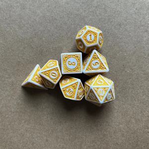 Juego de Dados Poliédricos de Acrílico de Alta Calidad, Diseño Creativo Vintage Tallado, 7 Piezas con Dragones y Mazmorras para Juegos de Rol DND - Product Image 3