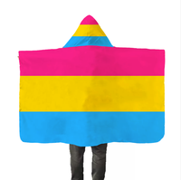 Cape à Capuche Promotionnelle Meilleure Vente Drapeau Pride 90*150cm – Prix Bas, Promotion, Vente en Gros, Design Personnalisé de Haute Qualité