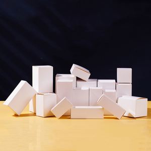 Cajas de Cartulina Blanca Resistente Reutilizables de Alta Gama, Solución Personalizable para Empaque de Regalos y Manualidades - Product Image 2
