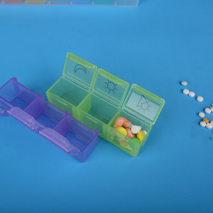 Estuche para Pastillas con Logotipo de Colores del Arcoíris, 21 Compartimentos, Organizador Semanal de Medicamentos, Caja de Plástico para Viajes Diarios - Product Image 3