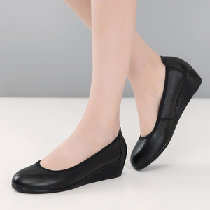 Chaussures à talons compensés confortables en cuir à bout rond pour femmes, idéales pour le bureau - Product Image 2