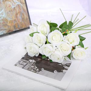 زهور اصطناعية مخملية فردية رائجة البيع بالجملة لتزيين حفلات الزفاف وتنسيق الطاولات، ورود حمراء طويلة الساق للديكور - Product Image 5