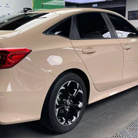 Rollo de Vinilo para Envolver Automóviles de PVC de Alta Calidad, Acabado Cristalino Color Latte; Cambia de Color, Resistente a los Arañazos y de Alto Brillo