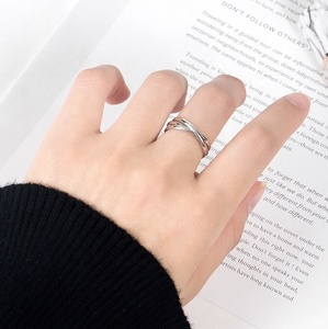 Joyería <span class=keywords><strong>de</strong></span> moda 925 plata esterlina triple entrelazado <span class=keywords><strong>Rock</strong></span> <span class=keywords><strong>and</strong></span> <span class=keywords><strong>Roll</strong></span> Rolling alto pulido Domo liso anillo <span class=keywords><strong>de</strong></span> boda - Product Image 4