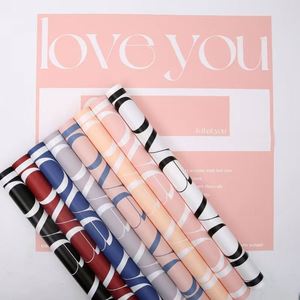 กระดาษห่อดอกไม้พลาสติกกันน้ำพิมพ์ลายตัวอักษรคำว่ารักคุณ สีสันสวยงาม สำหรับห่อช่อดอกไม้สำหรับร้านดอกไม้ - Product Image 2