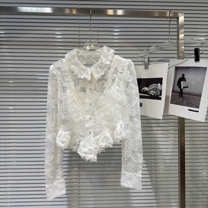 Camicia bianca per bambine con ricami <span class=keywords><strong>in</strong></span> pizzo e <span class=keywords><strong>Tulle</strong></span>, colletto arruffato e chiusura a bottone singolo per 2025 primaverile. - Product Image 2