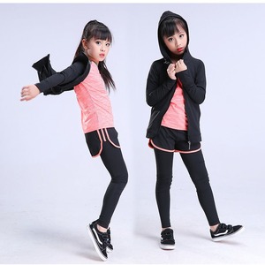 Conjunto Deportivo Personalizado OEM para Niñas - Traje de Yoga Rosa de Secado Rápido con Pantalones Cortos y Manga Corta para Danza y Running, Venta al Por Mayor de Fábrica - Product Image 3