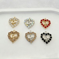 Pendentifs et breloques de sacs de créateurs en gros, forme cœur, accessoires de sac à main DIY, alliage plaqué or, sans nickel, style mode et luxe