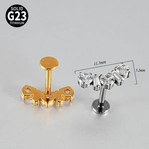 Bijoux de <span class=keywords><strong>piercing</strong></span> tendance <span class=keywords><strong>en</strong></span> titane F136 G23, zircon rond brillant exquis, clous à base plate à filetage interne pour oreille et lèvre - Product Image 2
