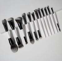 Ensemble de pinceaux de maquillage professionnels tendance à double embout, manche noir et blanc, kits de pinceaux pour fond de teint et estompage, poils synthétiques