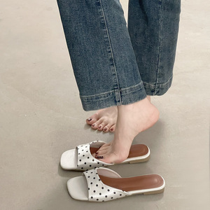 Sandales plates de style coréen pour femmes, nouveaux modèles d'été 2026, sandales confortables pour la plage et les activités de plein air - Product Image 6