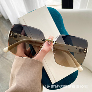 Occhiali da Sole Donna 2026 Nuovi Senza Montatura con Bordo Tagliato a Diamante e Lettera H, con Diamanti Incastonati, Protezione UV400 per Sport all'Aperto e Viaggi - Product Image 6