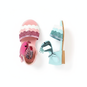 รองเท้าแตะแบบสวมเปิดนิ้วเท้าประดับกลิตเตอร์กันลื่นสไตล์เกาหลี OZKIZ สำหรับเด็กผู้หญิงอายุ 2-7 ปี ขายส่งแฟชั่นฤดูร้อนสำหรับเด็ก - Product Image 2