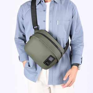 Bolso Bandolera Mini Impermeable de Diseño de Marca OEM para Hombre, Estilo Casual y Moderno para Llevar el Teléfono - Product Image 5