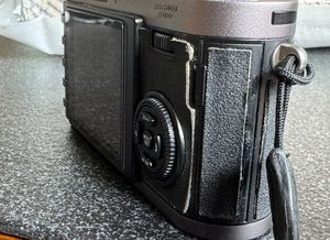 Appareil photo numérique d'occasion <span class=keywords><strong>Leica</strong></span> X1 APS-C CMOS 12,2 MP à bon <span class=keywords><strong>prix</strong></span> avec zoom optique 2x-7x et écran de 2 à 3 pouces - Product Image 4