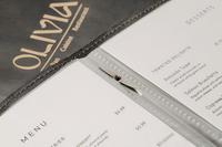 Porte-menu en similicuir noir personnalisé avec logo gravé et doublure intérieure en PVC pour restaurant, café, bar