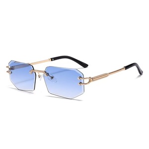 Gafas de Sol de Lujo Personalizadas de Marca de Moda, Montura de Metal sin Aro, Montura Rectangular con Corte de Diamante - Product Image 4