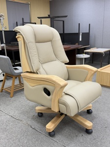 High-back Ergonomic Executive <b>Chair</b> Featuring Off-<b>white</b> Paired Light-colored Solid Wood Adjustable Armrest Swivel Modern Design. - Product Image 2