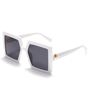 Occhiali <span class=keywords><strong>da</strong></span> sole quadrati oversize per donna Designer di marca Punk grandi occhiali <span class=keywords><strong>da</strong></span> sole uomo UV400 tinta sfumature occhiali <span class=keywords><strong>da</strong></span> <span class=keywords><strong>vista</strong></span> sfumati - Product Image 2