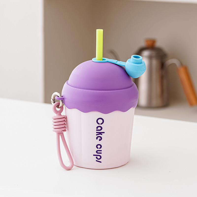 Corps de tasse rose clair couvercle violet