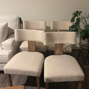 Chaise classique en bois avec dossier en arc, coussin en éponge haute résilience et pieds antidérapants pour la maison, la cuisine, le café, la salle à manger et l'hôtel - Product Image 1