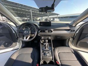 MAZDA <span class=keywords><strong>CX5</strong></span> 2024 USADO, 2.0L, AUTOMÁTICO, 2WD, EDICIÓN COMFORT, 5 PUERTAS, 5 ASIENTOS, SUV DE GASOLINA, 155 CV, INHALACIÓN NATURAL, COLOR BLANCO CON NEGRO - Product Image 5