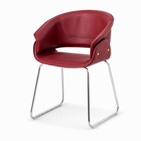 Chaise rembourrée rouge avec dossier entièrement incurvé, assise en mousse rembourrée, structure en métal, hauteur 78 cm, hauteur de l'assise 46 cm