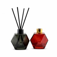 Diffuseur d'arômes de luxe en verre en forme de bouteille, design diamant unique, 200 ml, pour hôtel, avec mini diffuseur à bâtonnets et huile essentielle personnalisée