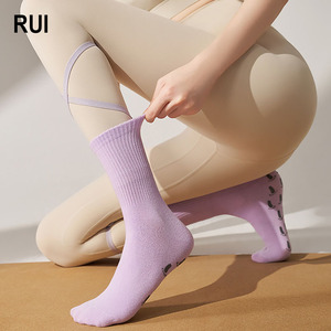 RUIQUWIN Calcetines de Yoga con Tiras para Mujer, Antideslizantes, Transpirables, para Pilates, Barre, Ballet, Danza, con Puño Elástico hasta la Rodilla - Product Image 1
