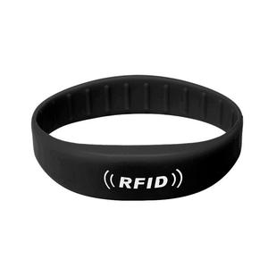 Pulsera <span class=keywords><strong>RFID</strong></span> de Silicona Personalizable de 125KHz, Brazalete <span class=keywords><strong>RFID</strong></span> de Goma TK4100 para Control de Acceso - Product Image 1