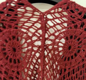 Poncho Cárdigan <span class=keywords><strong>de</strong></span> <span class=keywords><strong>Ganchillo</strong></span> Vintage, Chal <span class=keywords><strong>de</strong></span> Punto Calado Color Vino Tinto para Mujer con Borlas, Ligero para la Playa en Verano - Product Image 2