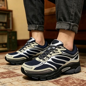 Zapatos para caminar de lujo de malla transpirable para hombre, diseño con cordones y punta redonda, suela de goma, zapatos deportivos modernos de diseño original - Product Image 1