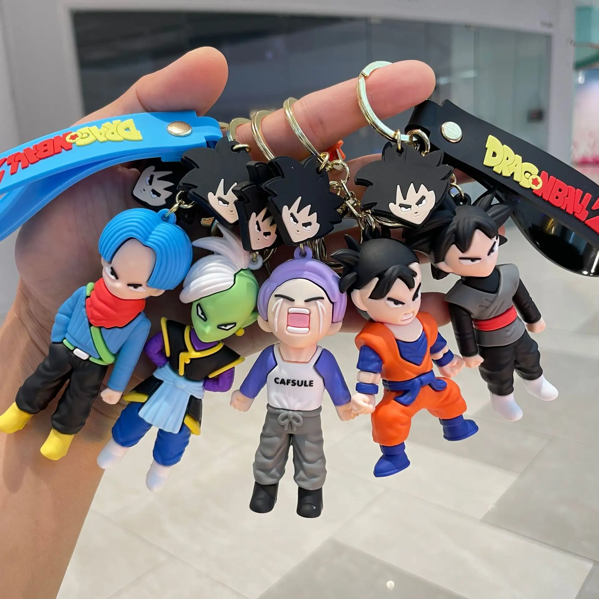 Nouveau pendentif clé de voiture 3d belle bande dessinée Dragon Ball Z porte-clés sac à main décoration Goku Anime cadeau porte-clés accessoires