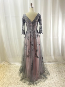 Abito da sera in tulle grigio-rosa con pizzo floreale 3D, maniche a 3/4, scollo a V, linea ad A, formale, per <span class=keywords><strong>madre</strong></span> della sposa, taglie forti, direttamente dalla fabbrica - Product Image 3