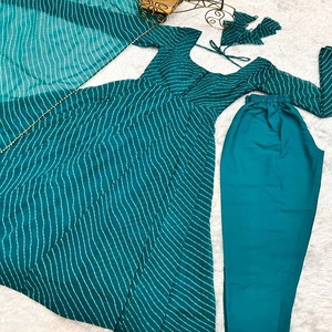 Vestido Kurti Anarkali de Última Moda para Mujer con Tela Rica, Detalles Elaborados y Corte Largo Evase, Ideal para Bodas - Product Image 4